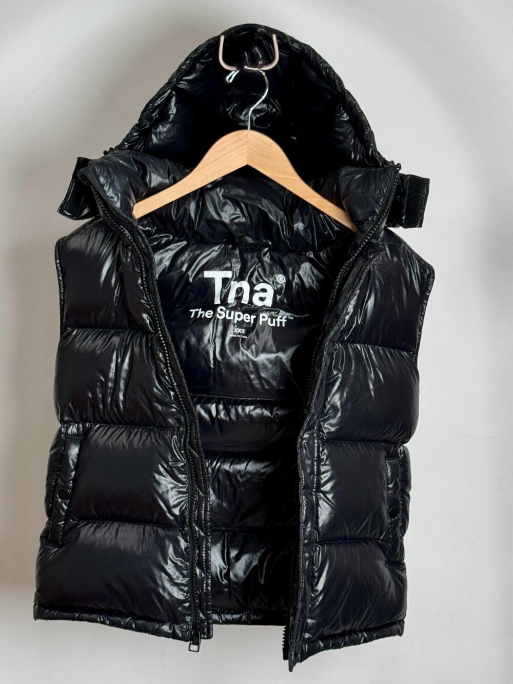 TNA Aritzia The Super Puff™ Vest (Liquid Shine Black) XXS, Great Condition